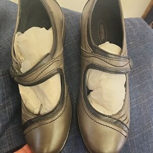 Aetrex Women's Black and Gray Mary Jane Size 8.5 D EUC